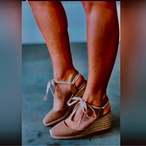 Oasis Society Espadrille Closed Toe Wedge Shoe Cedar Wood Womens Size 10